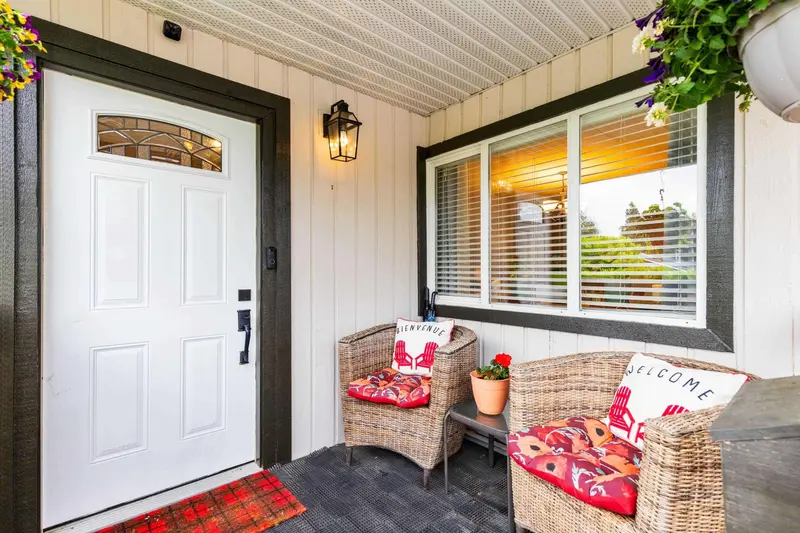 12214 211 STREET - photo 4 of 19