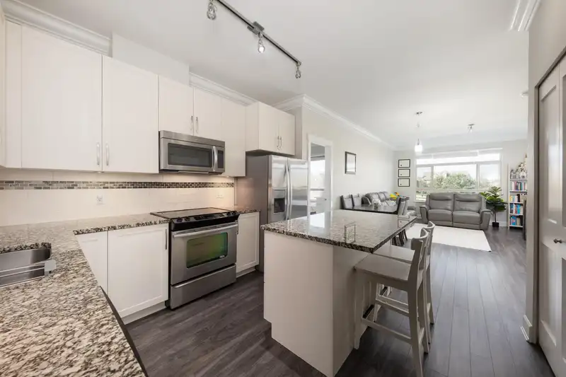 315 20861 83 AVENUE - photo 3 of 26