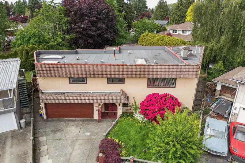 4523 KING EDWARD PLACE - photo 2 of 25