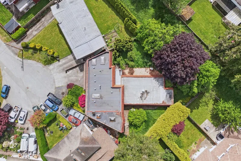 4523 KING EDWARD PLACE - photo 4 of 25