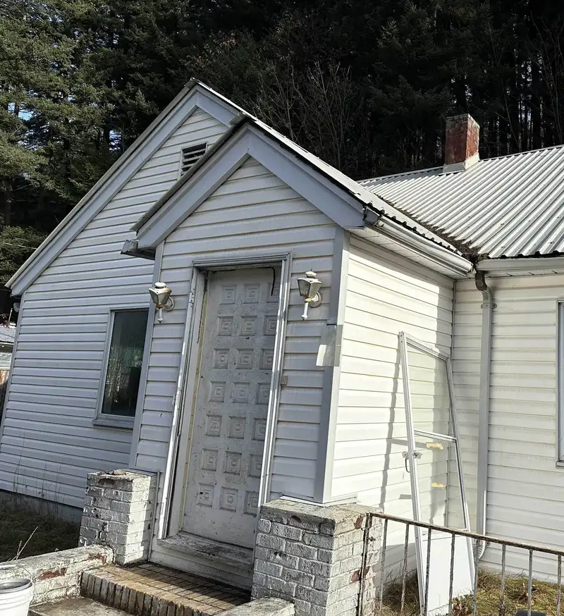 48130 TRANS CANADA HIGHWAY - photo 1 of 1