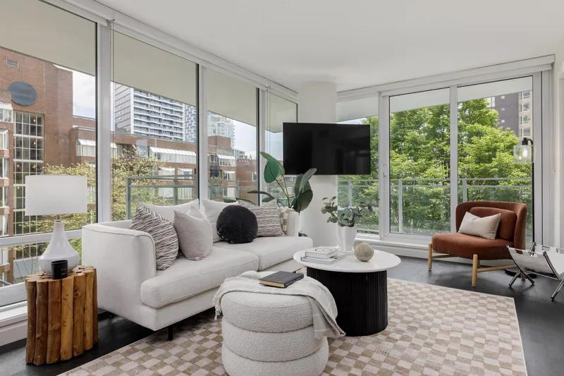 608 1009 HARWOOD STREET - photo 1 of 24