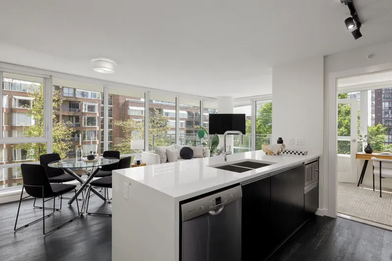 608 1009 HARWOOD STREET - photo 3 of 24