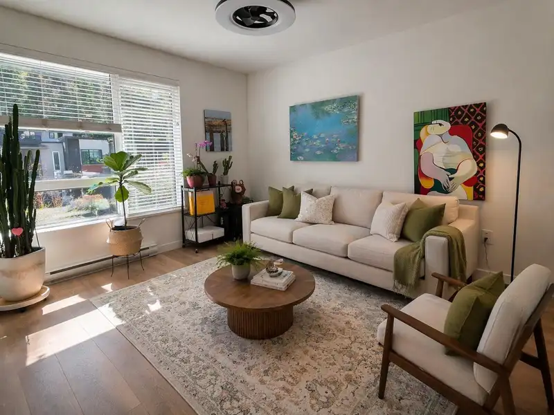 310 3018 ST GEORGE STREET - photo 2 of 20