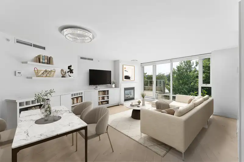 305 8 SMITHE MEWS - photo 3 of 40