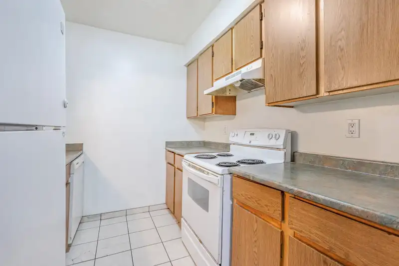 313 5906 176A STREET - photo 1 of 11