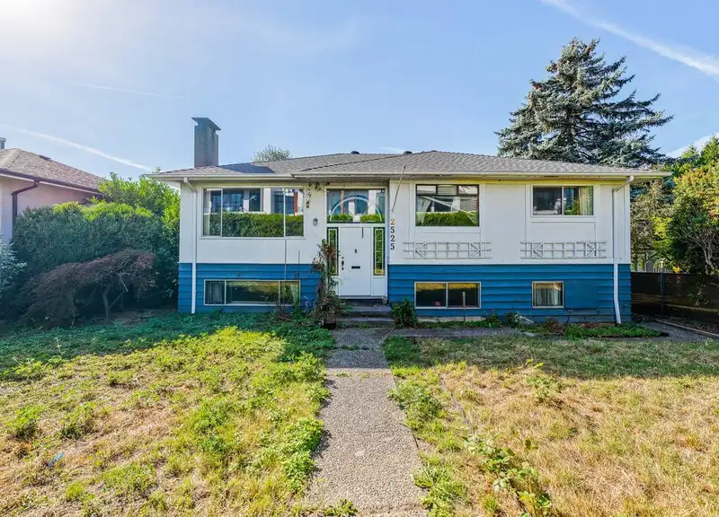 2525 NORTH ROAD - photo 1 of 17