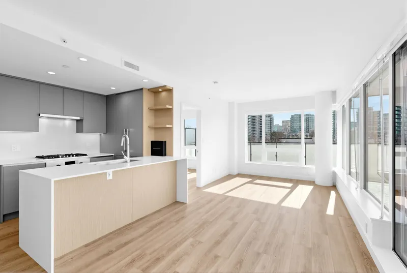 407 7977 LANSDOWNE ROAD - photo 1 of 24