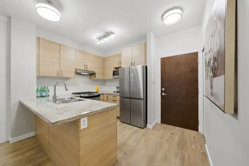 113 1150 KENSAL PLACE - photo 2 of 36