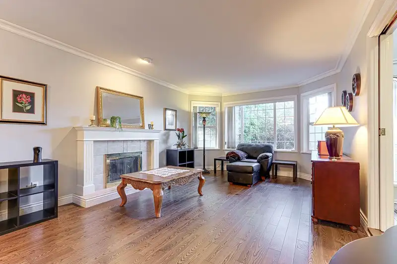 1648 SPYGLASS CRESCENT - photo 3 of 40