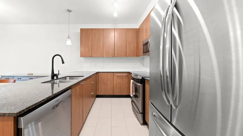 108 250 FRANCIS WAY - photo 4 of 25