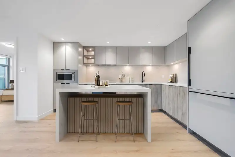 307 755 HARBOURSIDE DRIVE - photo 4 of 37