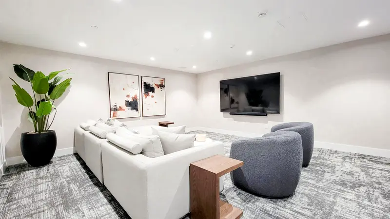 1204 518 CLARKE ROAD - photo 2 of 15