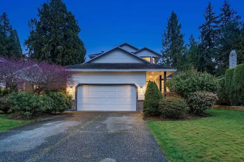 12316 SOUTHPARK CRESCENT - photo 1 of 35