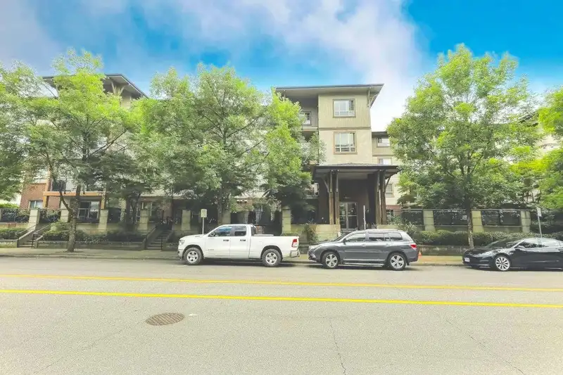 413 2346 MCALLISTER AVENUE - photo 1 of 37