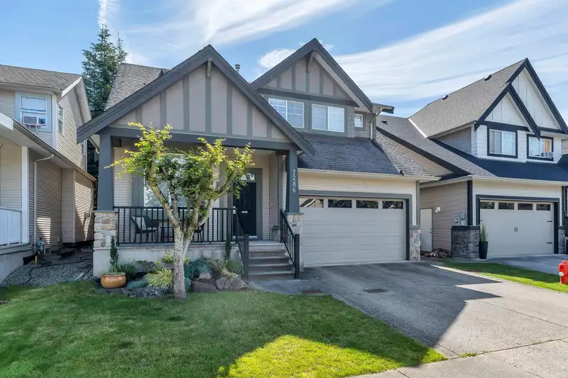 7286 196 STREET - photo 2 of 40