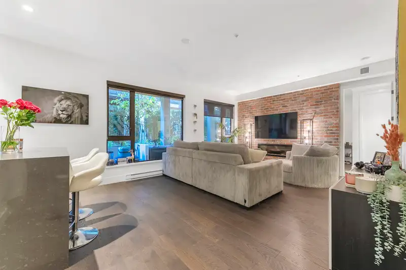 216 83 MOODY STREET - photo 3 of 20