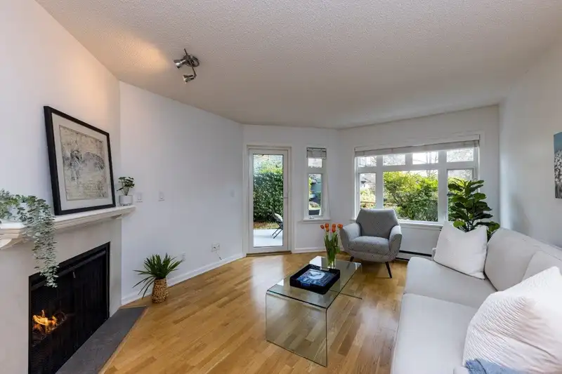 201 2800 CHESTERFIELD AVENUE - photo 2 of 38