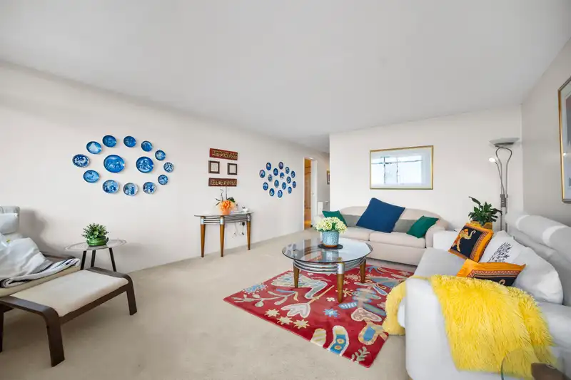 1310 6631 MINORU BOULEVARD - photo 2 of 31