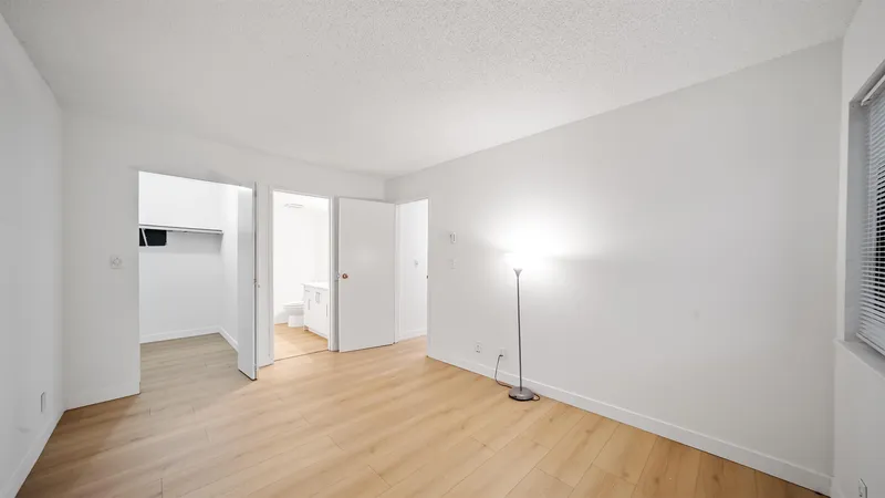 916 10620 150 STREET - photo 4 of 18