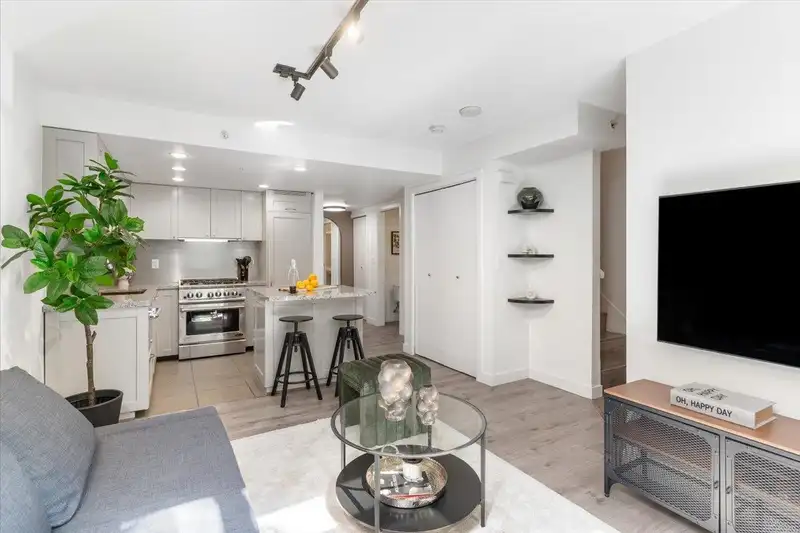 1139 HOMER STREET - photo 2 of 36