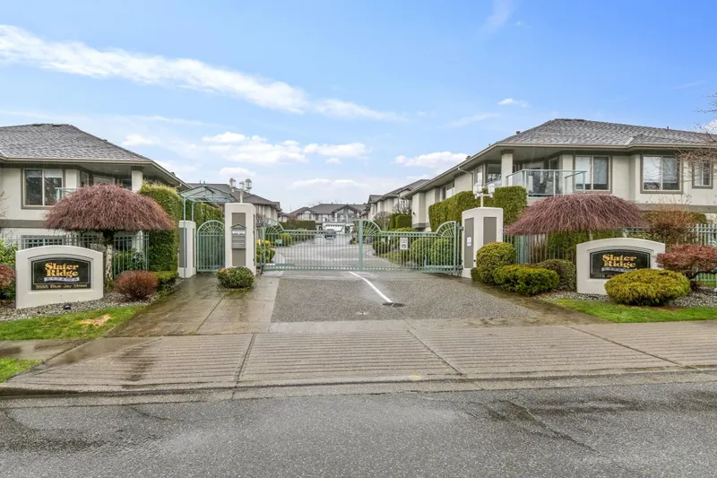 21 3555 BLUE JAY STREET - photo 2 of 25