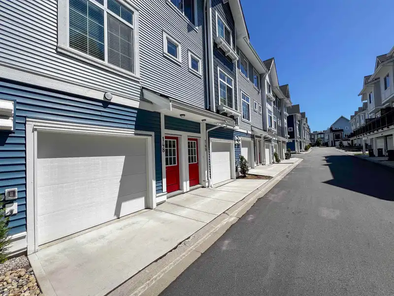 148 20180 84 AVENUE - photo 1 of 25