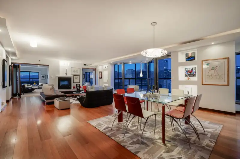2301 909 BURRARD STREET - photo 1 of 37