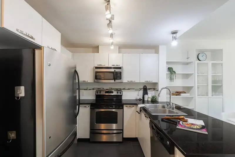314 7418 BYRNEPARK WALK - photo 3 of 33