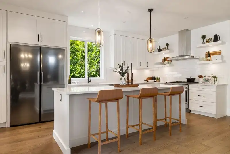 338 W 24TH STREET - photo 4 of 35