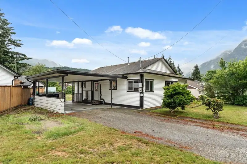 439 5TH AVENUE - photo 1 of 34