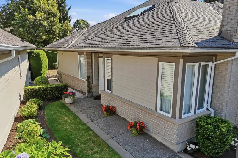21 14888 24 AVENUE - photo 3 of 32