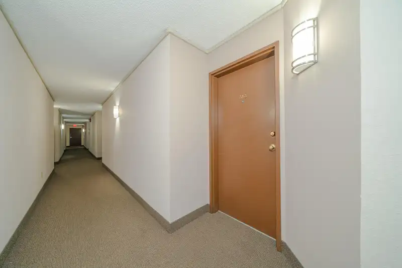 313 8460 ACKROYD ROAD - photo 2 of 30