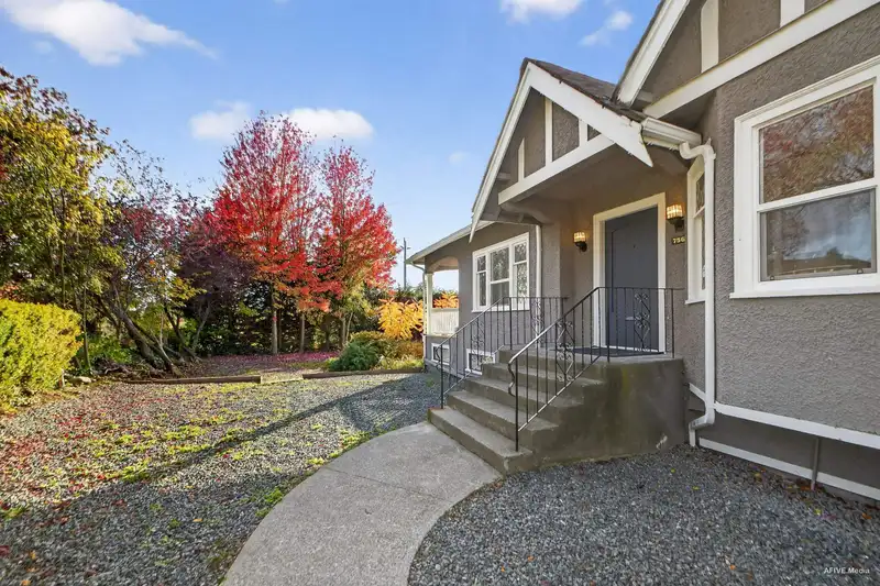7561 ANGUS DRIVE - photo 3 of 34