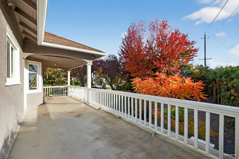 7561 ANGUS DRIVE - photo 4 of 34