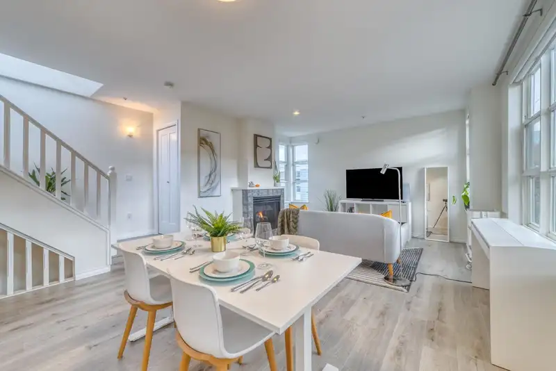 661 W 7TH AVENUE - photo 3 of 23