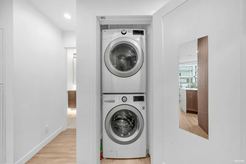 505 2311 BETA AVENUE - photo 3 of 25