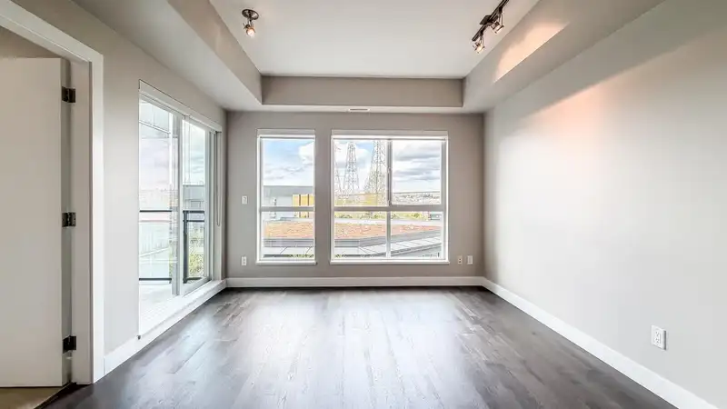 307 10033 RIVER DRIVE - photo 3 of 25