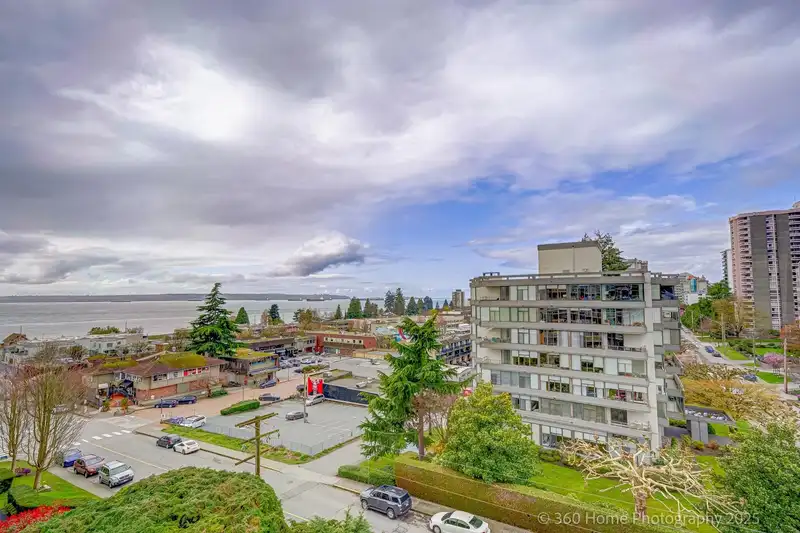 603 1390 DUCHESS AVENUE - photo 2 of 30