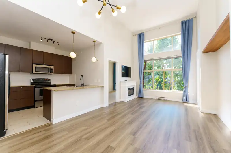 420 2477 KELLY AVENUE - photo 1 of 33