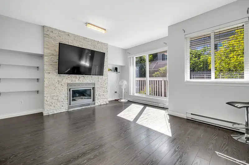 79 7831 GARDEN CITY ROAD - photo 2 of 31