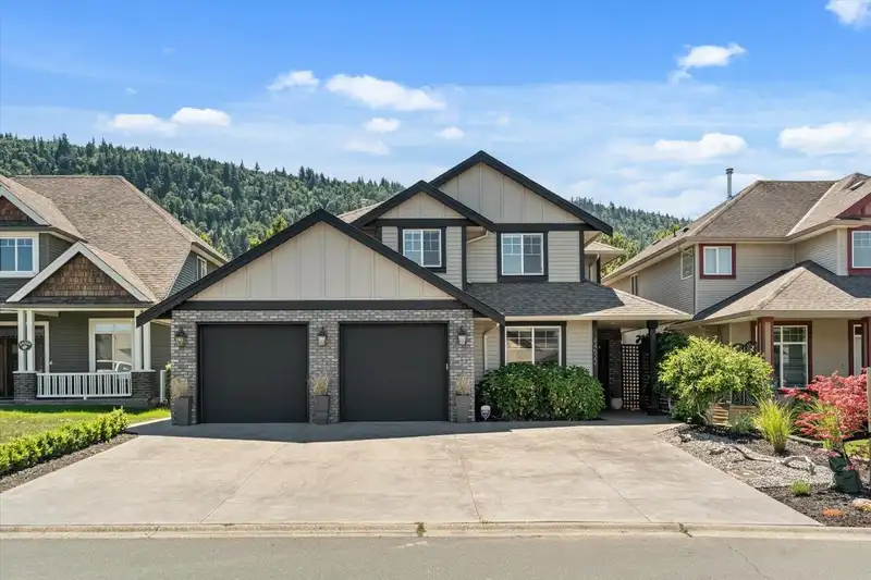 44522 MCLAREN DRIVE - photo 1 of 37