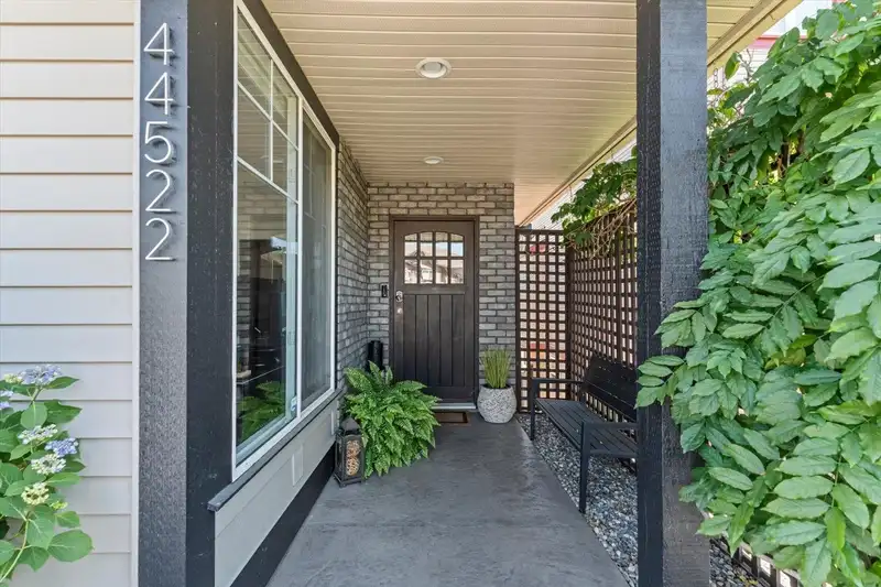44522 MCLAREN DRIVE - photo 2 of 37