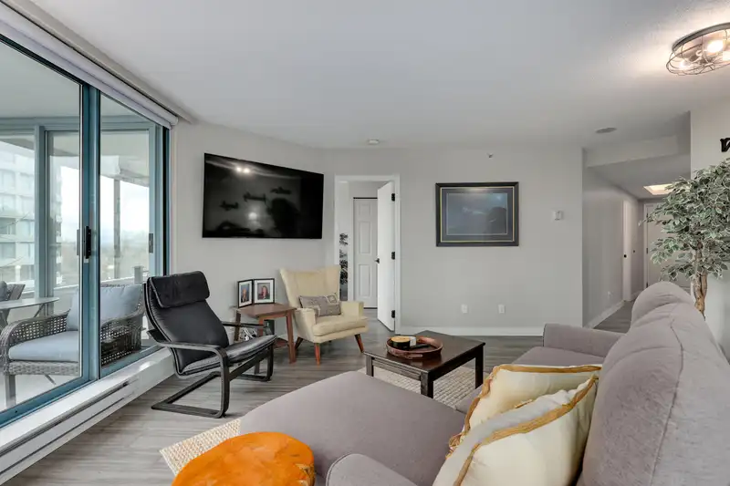 603 13383 108 AVENUE - photo 3 of 29