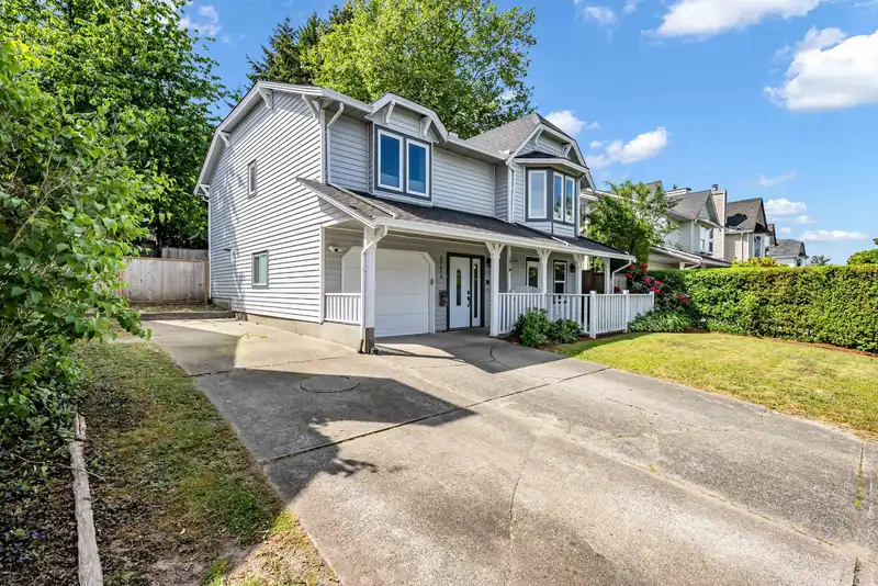 22656 KENDRICK LOOP - photo 3 of 37