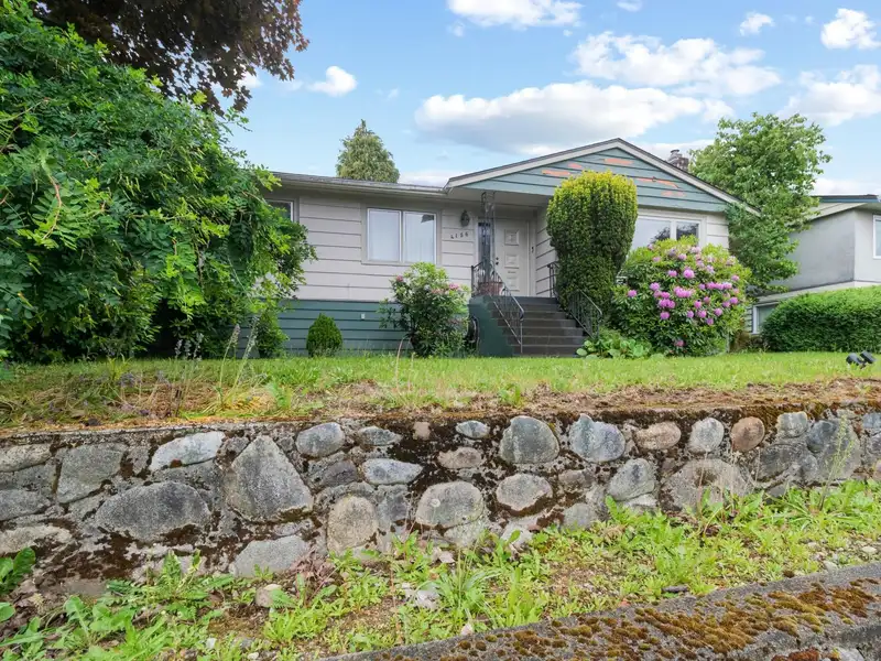 4156 CASTLEWOOD CRESCENT - photo 2 of 6