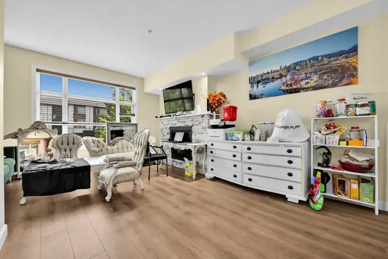 9 8567 204 STREET - photo 2 of 36