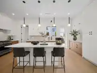 1 3786 PETER STREET - thumbnail 4