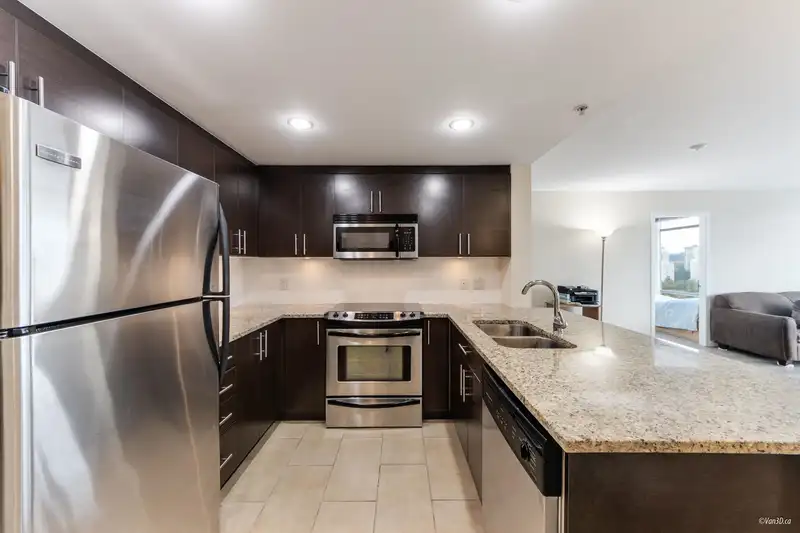 1805 555 DELESTRE AVENUE - photo 3 of 21