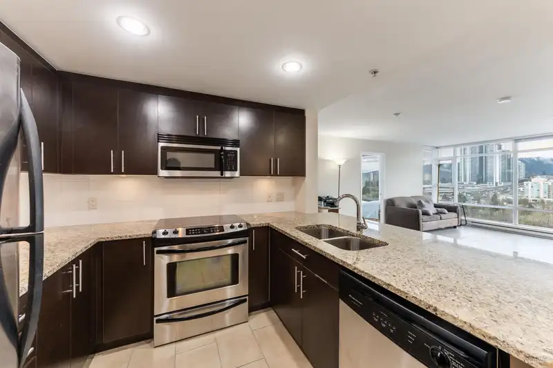 1805 555 DELESTRE AVENUE - photo 4 of 21